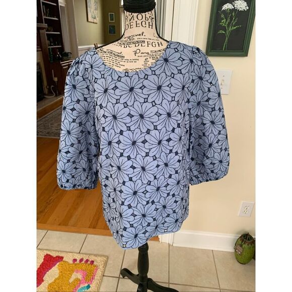 NWT Talbots FLORAL EYELET TOP - CHAMBRAY - Picture 2 of 11